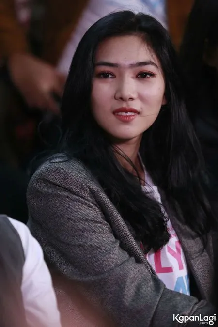 Foto Isyana Sarasvati