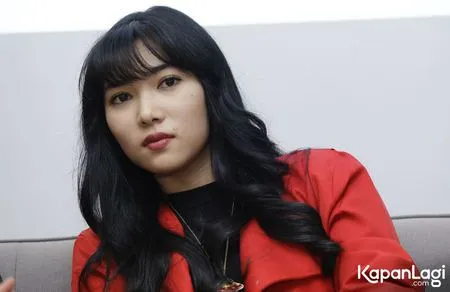 Foto Isyana Sarasvati