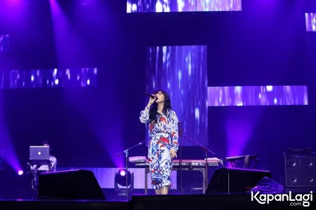 Foto Isyana Sarasvati