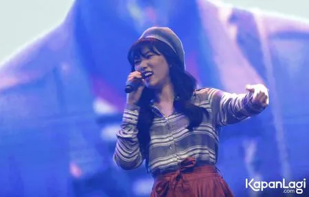 Foto Isyana Sarasvati