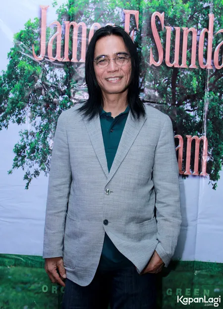 Foto James F Sundah