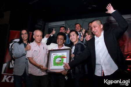 Foto James F Sundah