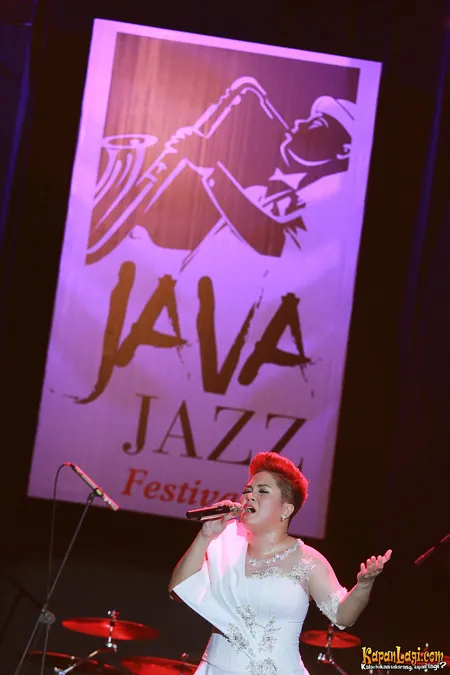 Foto Joy Tobing