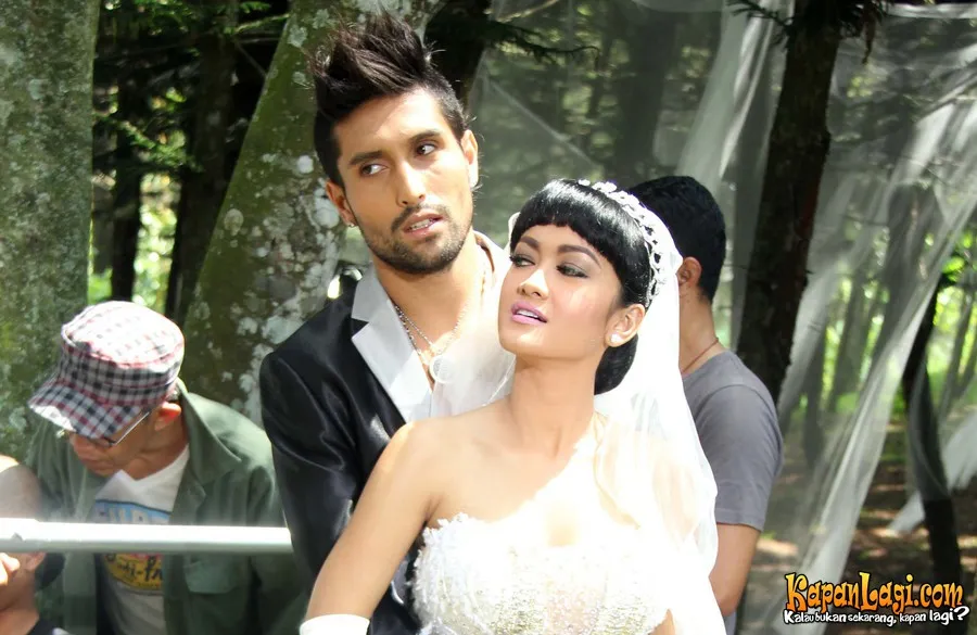 Jupe dan Gaston nikah beda agama di Australia ©KapanLagi.com®