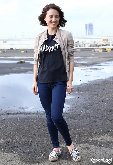 Foto Julie Estelle. Nomor Foto: 1010