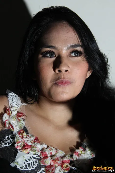 Foto Kartika Putri