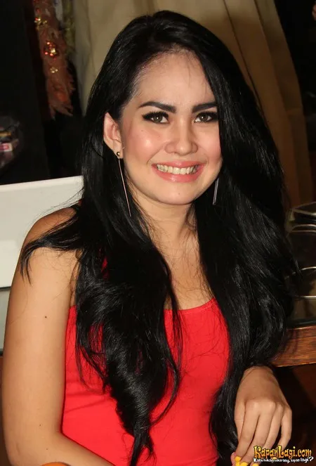 Foto Kartika Putri