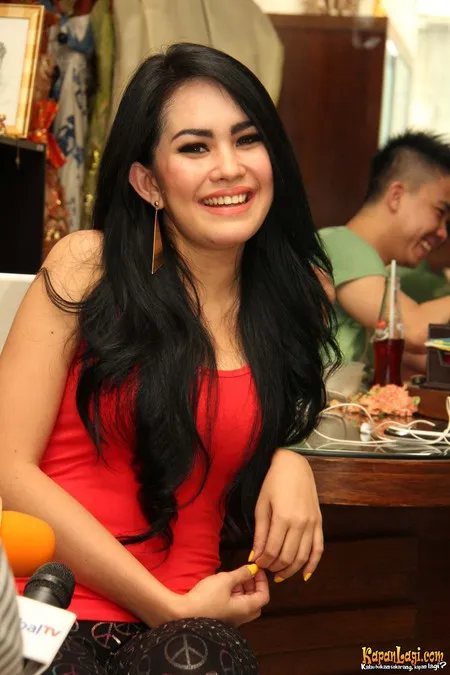 Foto Kartika Putri