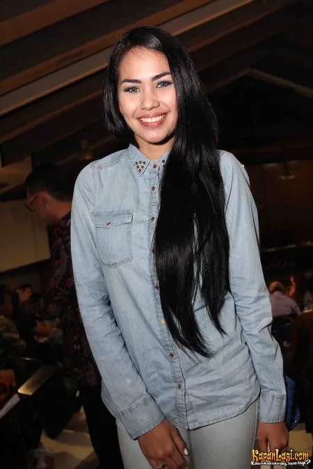 Foto Kartika Putri