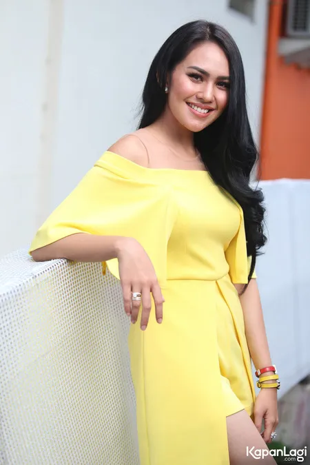 Foto Kartika Putri