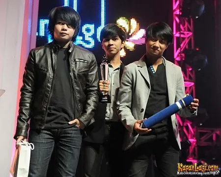 Foto Killing Me Inside