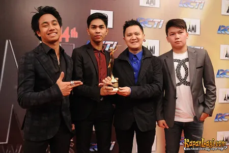 Foto Killing Me Inside