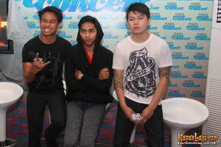 Foto Killing Me Inside