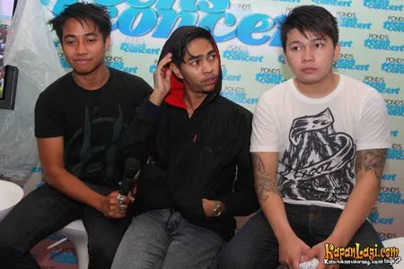 Foto Killing Me Inside