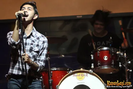 Foto Killing Me Inside