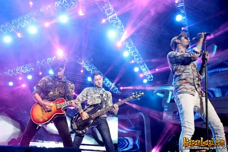 Foto Killing Me Inside