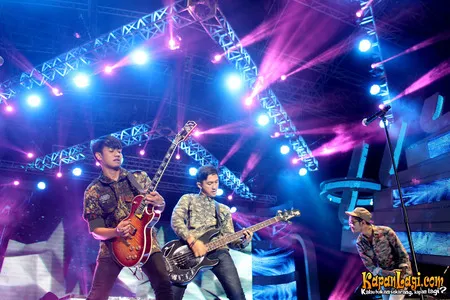 Foto Killing Me Inside