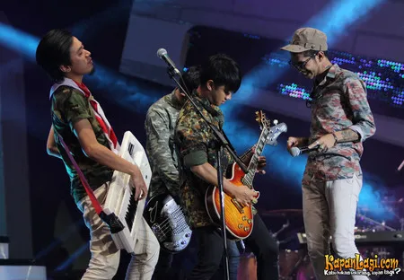 Foto Killing Me Inside