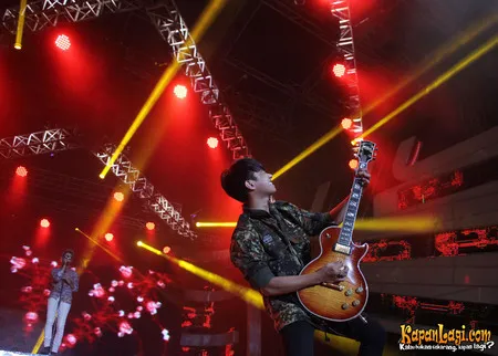 Foto Killing Me Inside