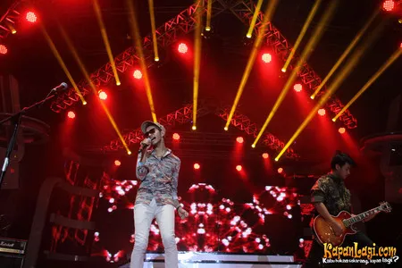 Foto Killing Me Inside