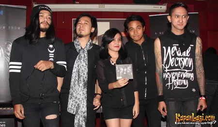 Foto Killing Me Inside