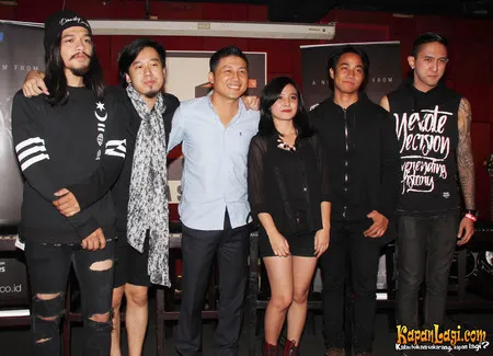 Foto Killing Me Inside