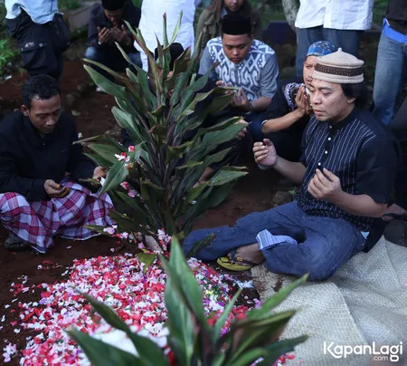 Foto Komeng