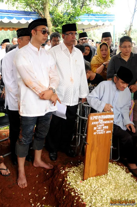 Foto Krishna Radhitya