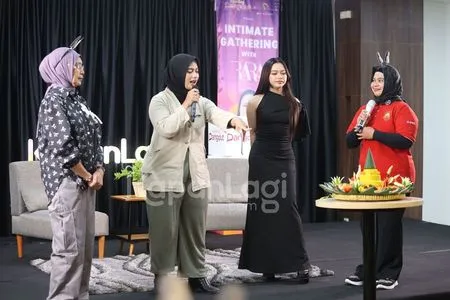 Foto Lady Rara Dan Fans