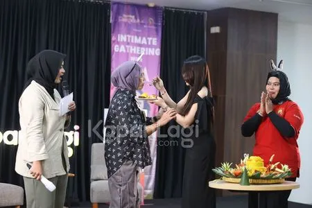 Foto Lady Rara Dan Fans