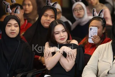 Foto Lady Rara Dan Fans