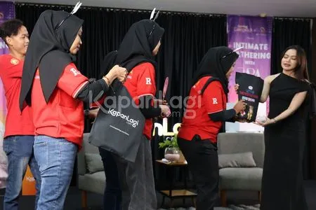 Foto Lady Rara Dan Fans