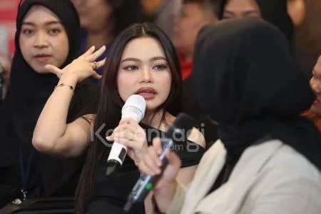 Foto Lady Rara Dan Fans