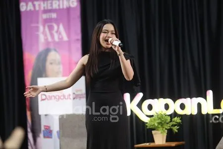 Foto Lady Rara Dan Fans