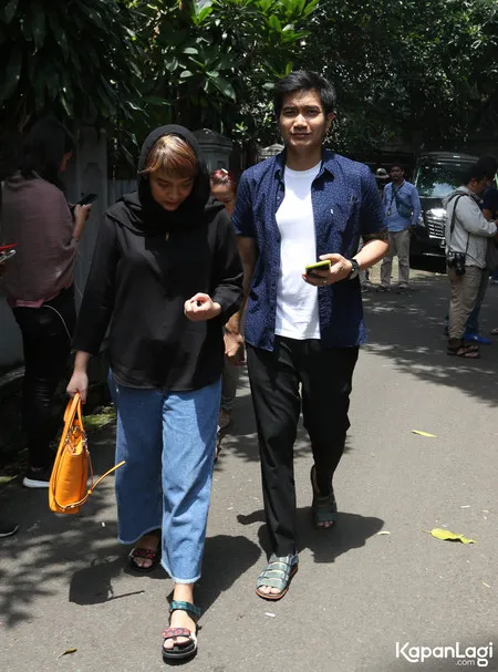 Foto Lale Maliq De Essential