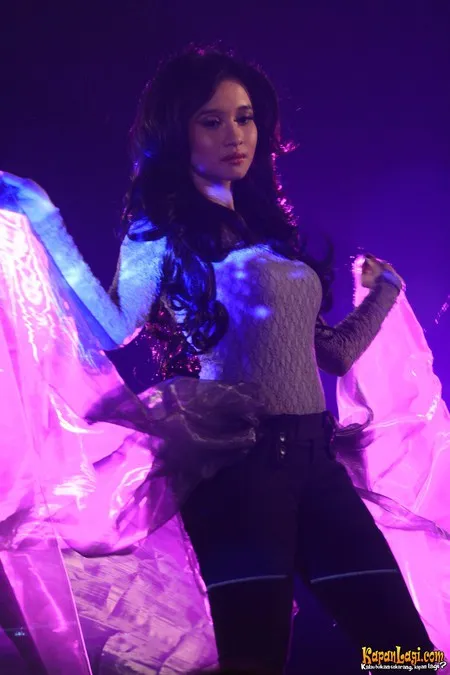 Foto Laudya Cynthia Bella