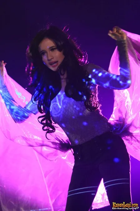 Foto Laudya Cynthia Bella