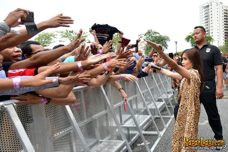 Foto Lia Amelia Trio Macan