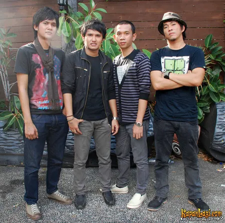 Foto Liontin
