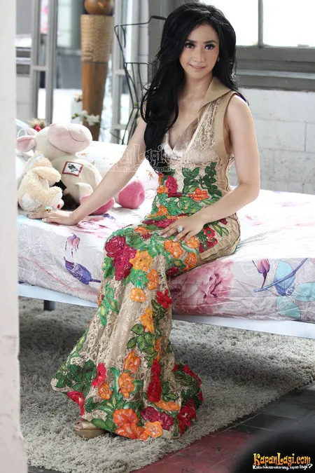 Foto Lita Kuning