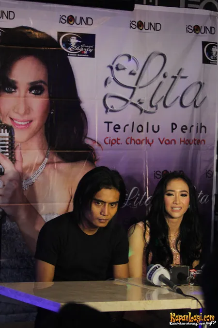 Foto Lita Kuning