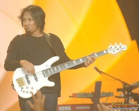 Foto Makki Ungu