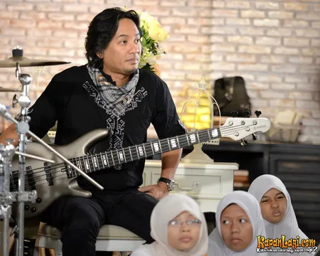 Foto Makki Ungu