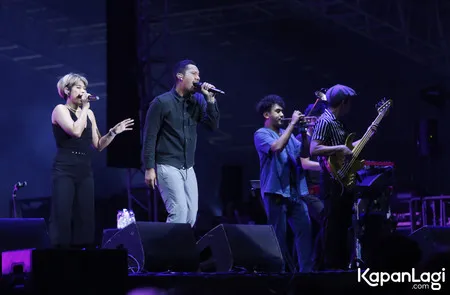 Foto Maliq D Essentials