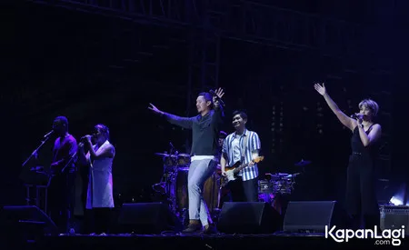 Foto Maliq D Essentials