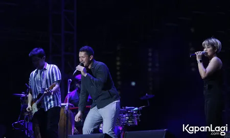 Foto Maliq D Essentials