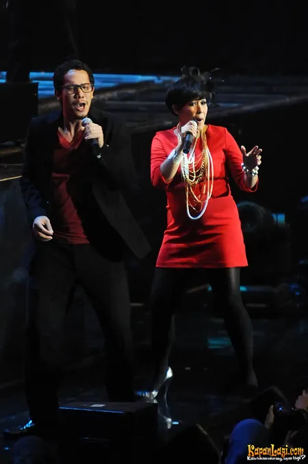 Foto Maliq and D Essentials