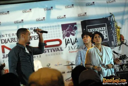 Foto Maliq and D Essentials