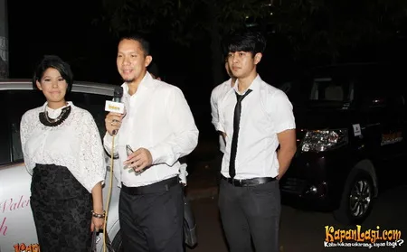 Foto Maliq and D Essentials