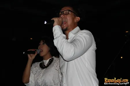 Foto Maliq and D Essentials